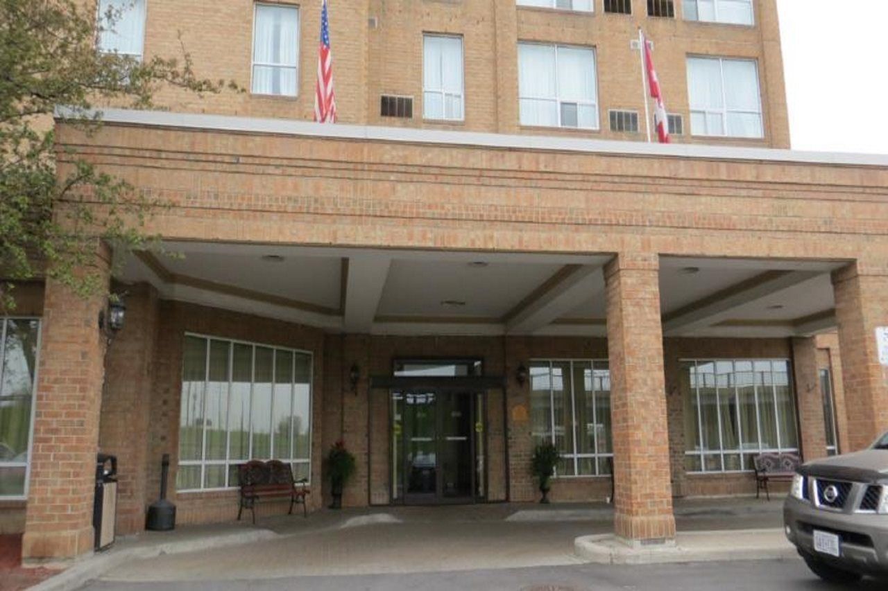 Four Points By Sheraton Toronto Airport East Экстерьер фото