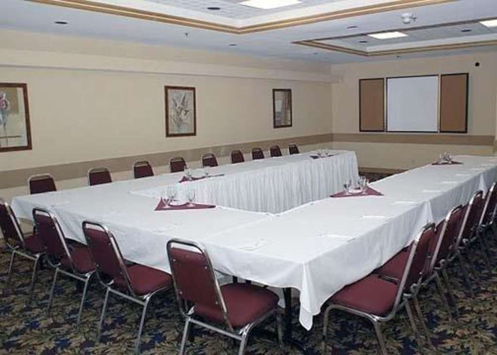 Four Points By Sheraton Toronto Airport East Удобства фото
