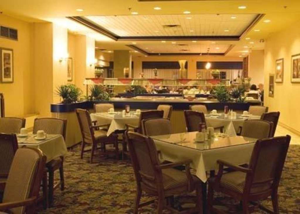 Four Points By Sheraton Toronto Airport East Ресторан фото