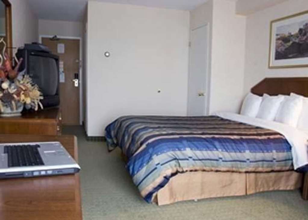 Four Points By Sheraton Toronto Airport East Номер фото