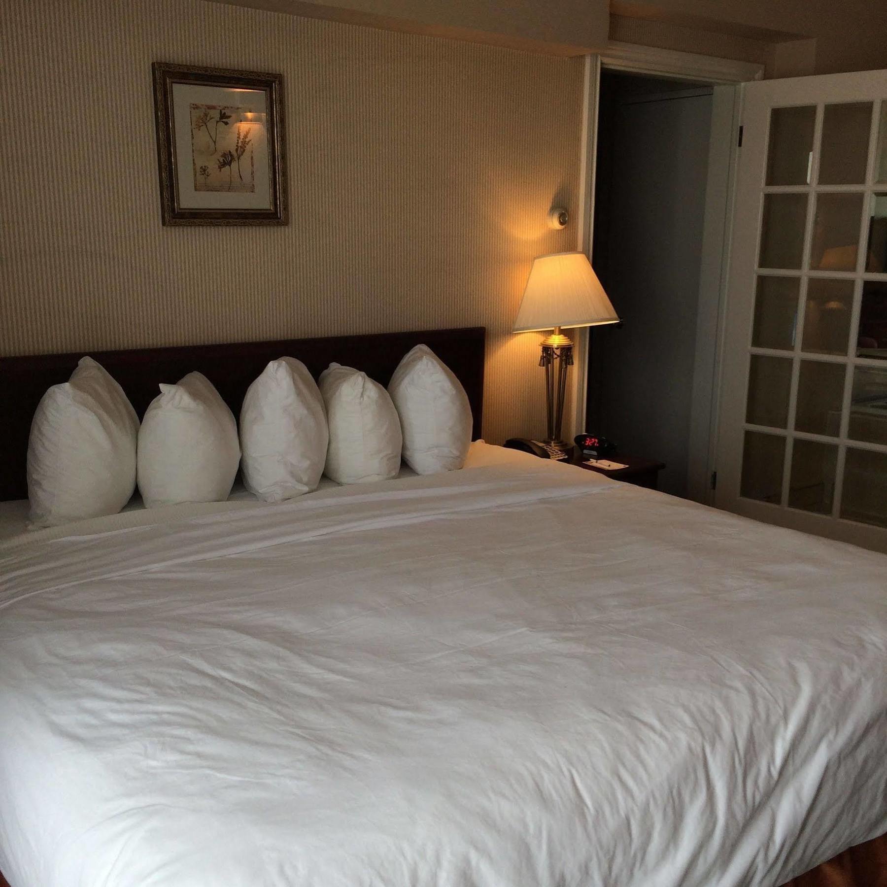 Four Points By Sheraton Toronto Airport East Экстерьер фото