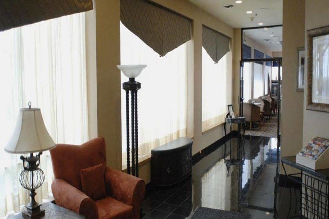 Four Points By Sheraton Toronto Airport East Экстерьер фото