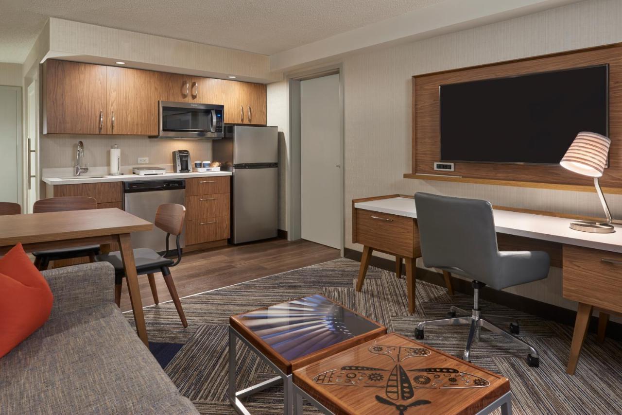 Four Points By Sheraton Toronto Airport East Экстерьер фото